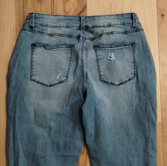 Maurice's Distressed ankle cut jeggings - Picture 5 of 12